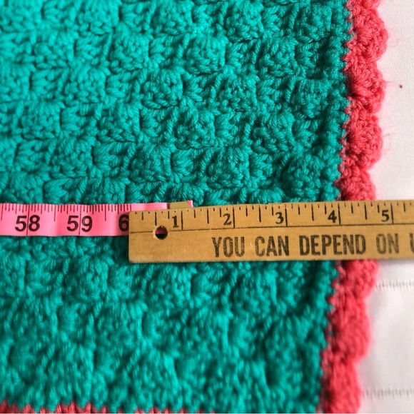 Handmade Geometric Pattern Blanket - Picture 8 of 12